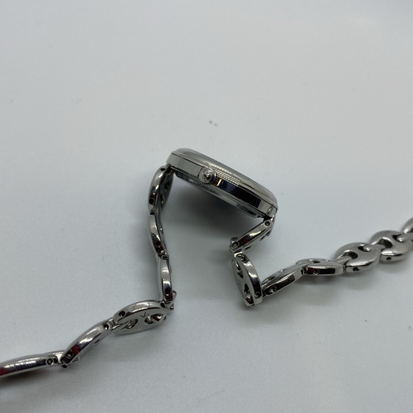 Gucci bangle watch - Picture 5 of 8